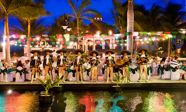 Live music at Excellence Riviera Cancun